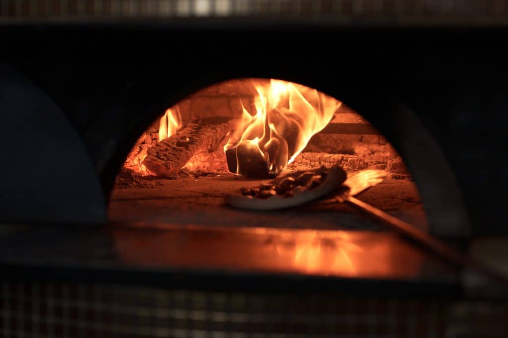 Soirée pizzas entre amis à Ciney : combien en prévoir ?